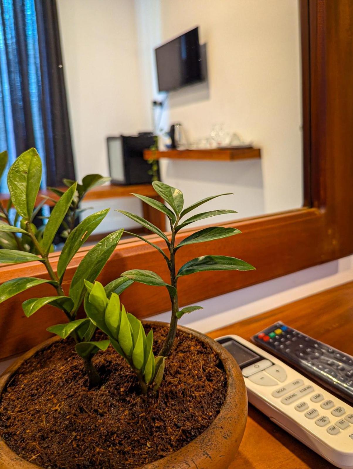 Airport Hotel By Cmb Apartments Negombo Exterior foto